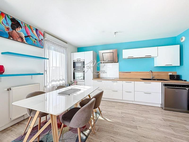 Appartement - 80 m² - 4 pièces