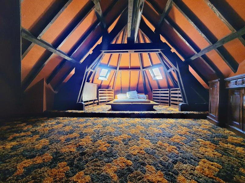 Maison - 310 m² - 8 pièces