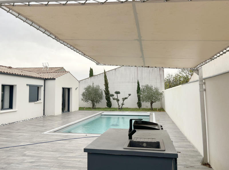 Maison - 205 m² - 5 pièces