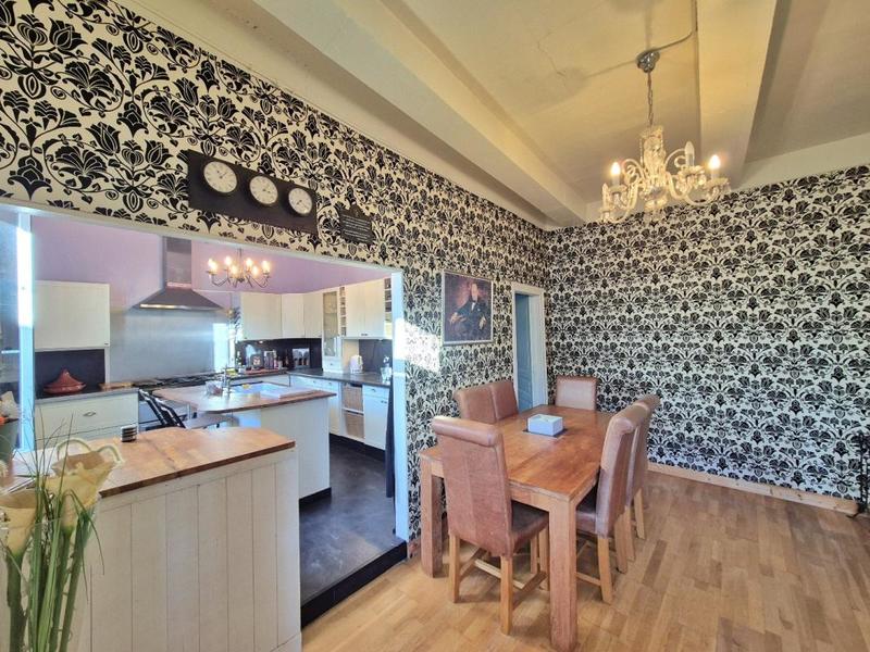 Maison - 297 m² - 7 pièces