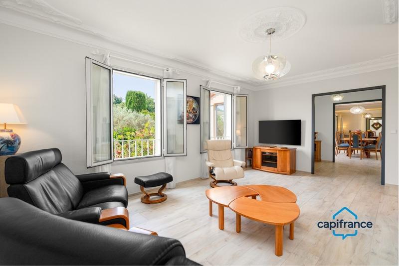 Villa - 169 m² - 8 pièces