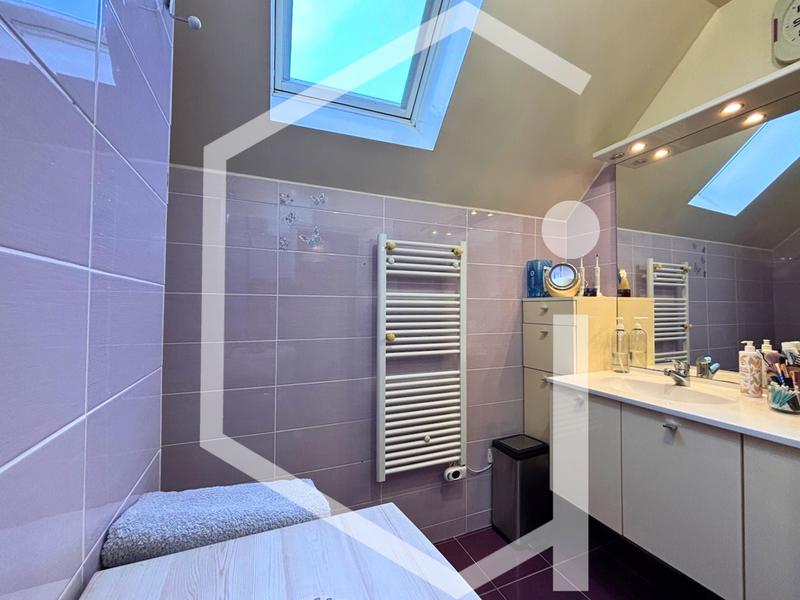 Maison - 180 m² - 3 pièces