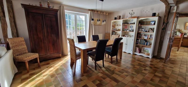 Maison - 204 m² - 6 pièces