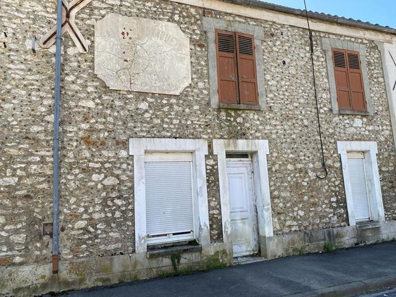 Maison de village - 500 m² - 1 pièce