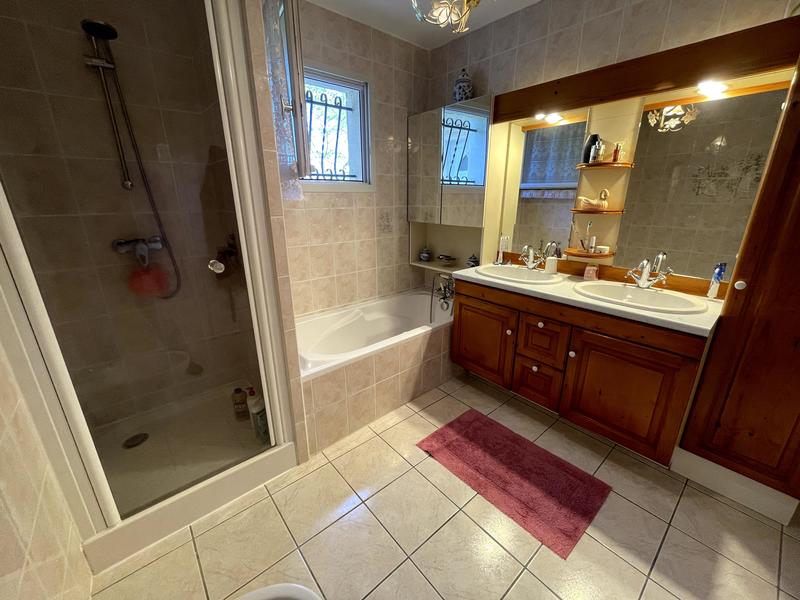 Maison - 188 m² - 8 pièces