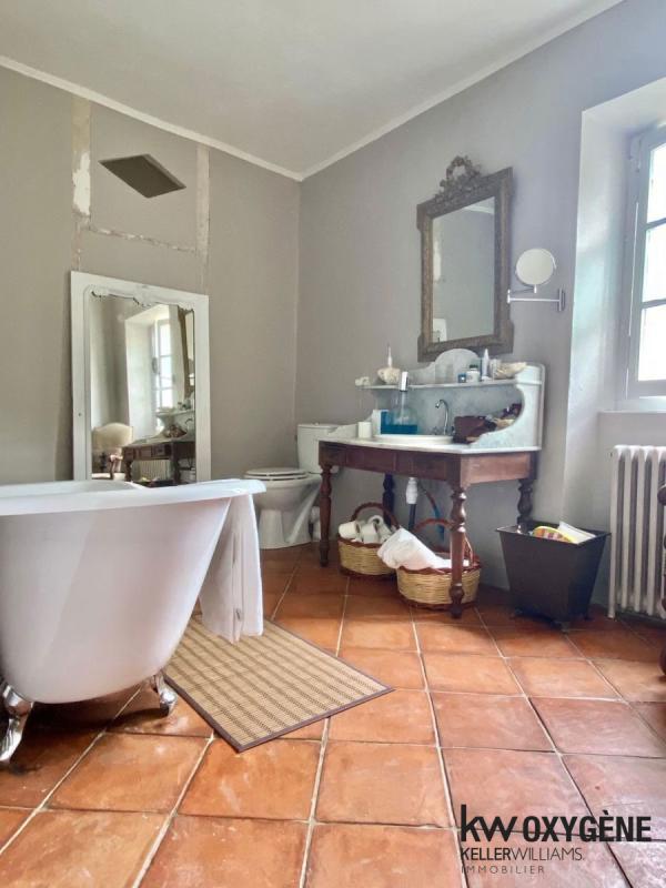 Château - 880 m² - 25 pièces