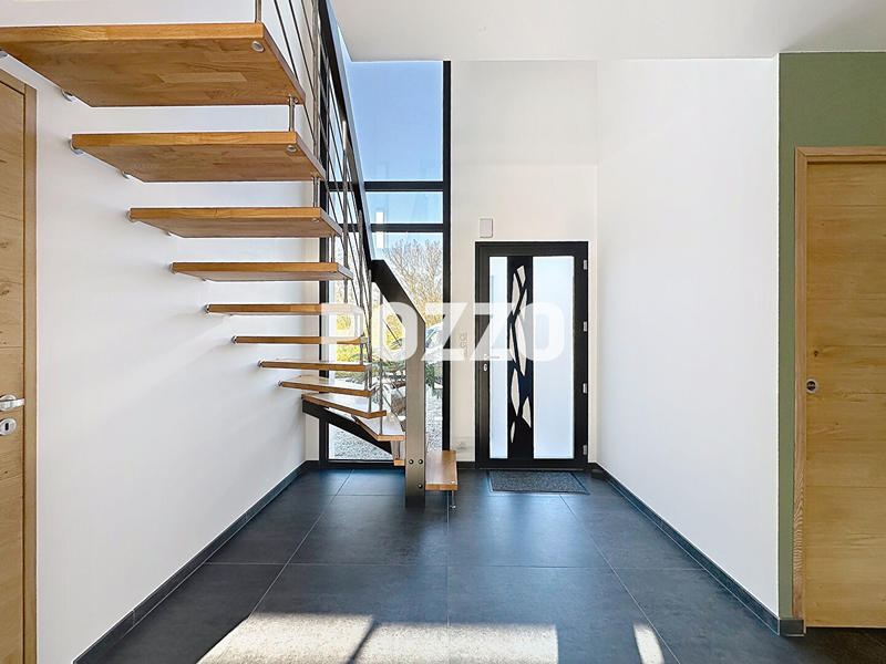 Maison - 283 m² - 11 pièces