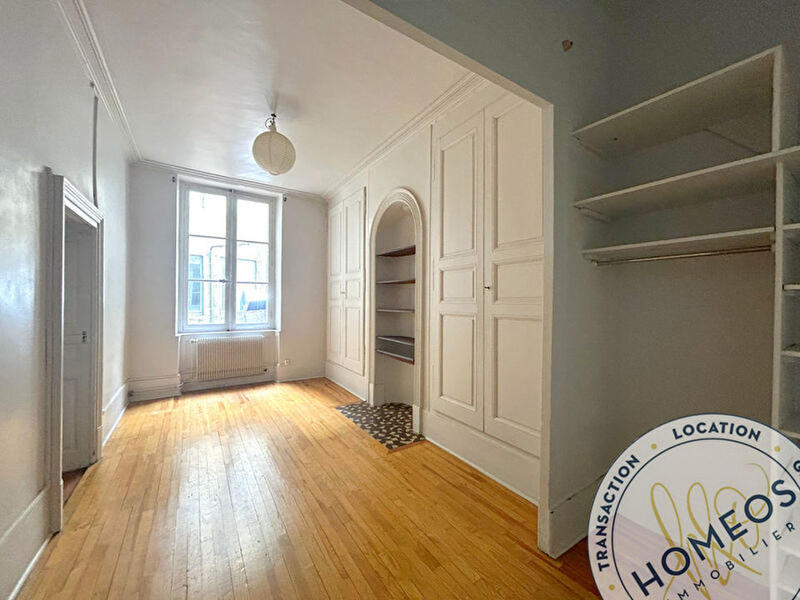 Appartement - 99 m² - 4 pièces