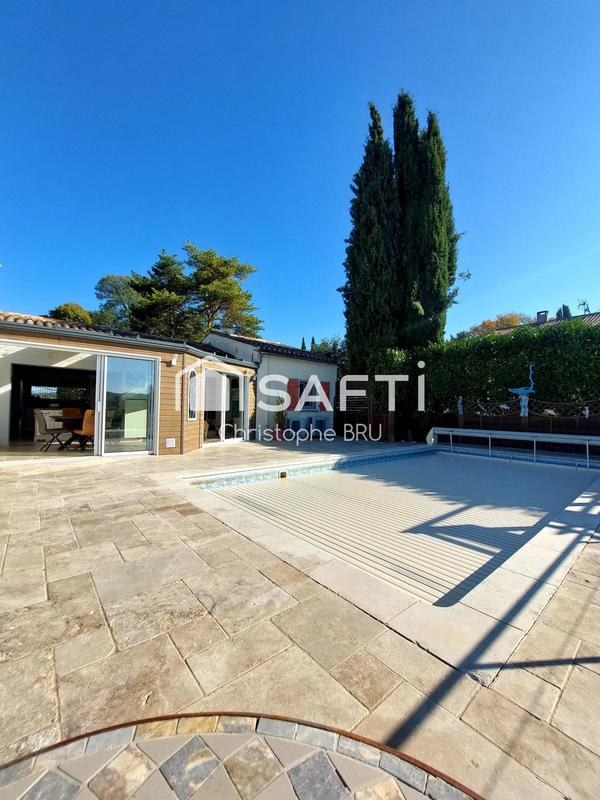 Maison - 215 m² - 6 pièces