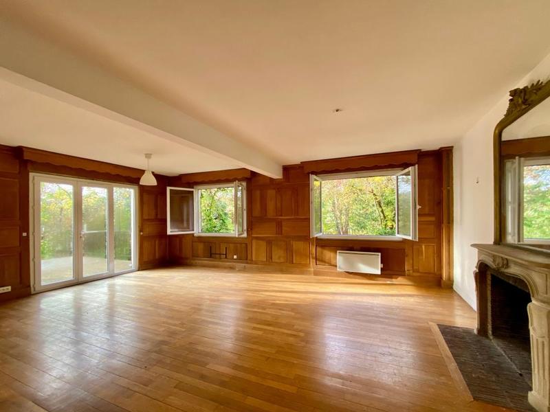 Maison - 284 m² - 9 pièces