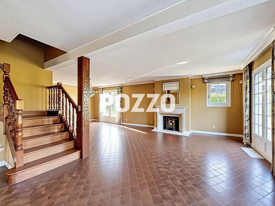 Maison - 180 m² - 7 pièces