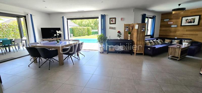 Maison - 145 m² - 6 pièces