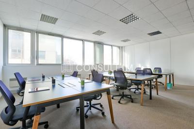 Bureau - 915 m²