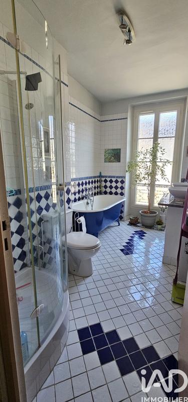 Maison - 214 m² - 6 pièces