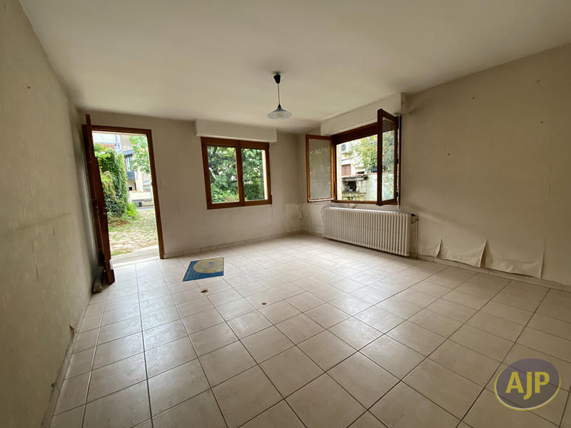 Maison - 246 m² - 5 pièces