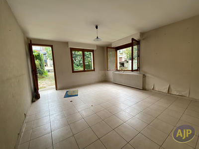 Maison - 246 m² - 5 pièces