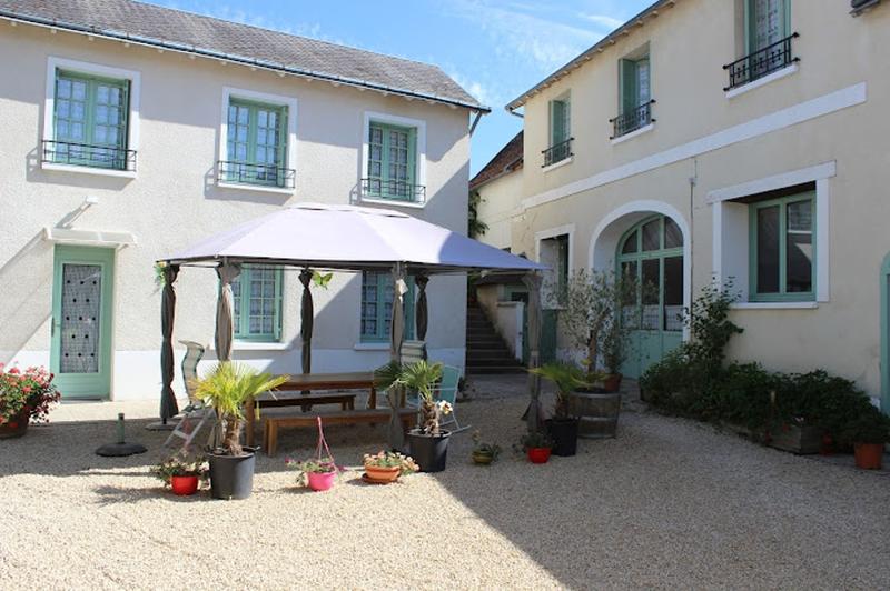 Maison - 590 m² - 29 pièces