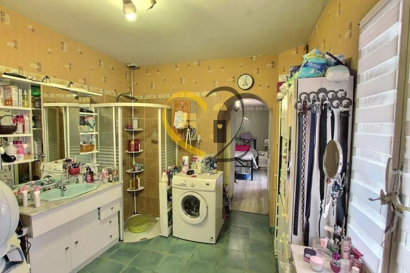 Maison - 250 m² - 13 pièces