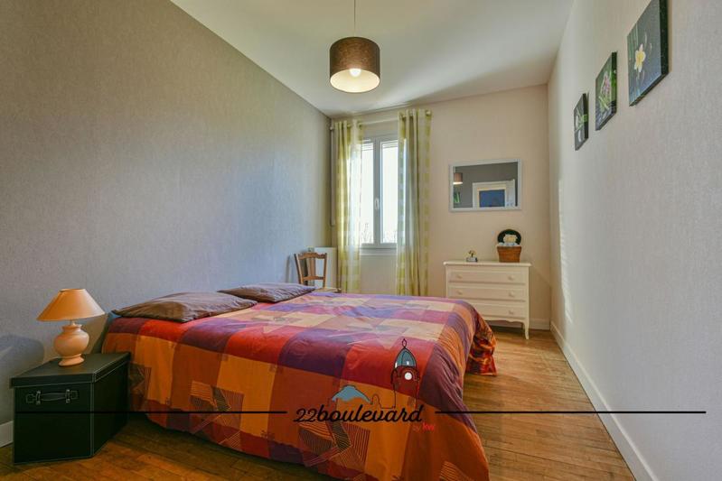 Maison - 196 m² - 8 pièces