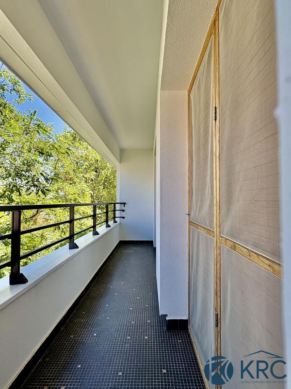 Appartement - 92 m² - 5 pièces