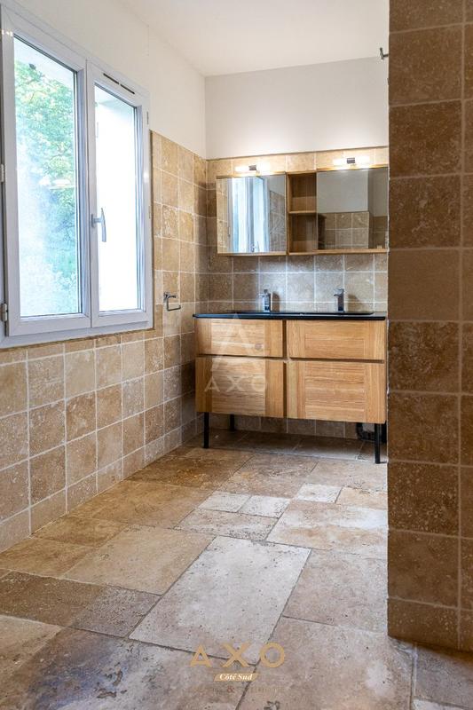 Maison - 278 m² - 8 pièces