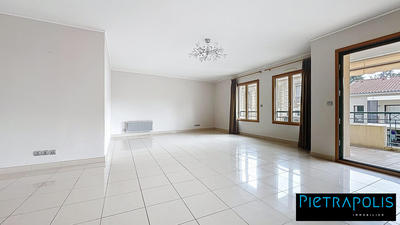 Appartement - 130 m² - 4 pièces