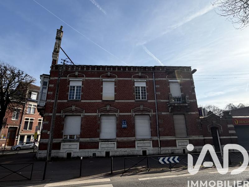 Maison - 260 m² - 15 pièces