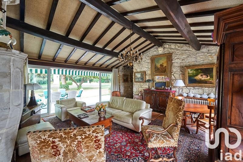 Maison - 230 m² - 6 pièces