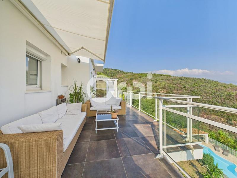 Villa - 260 m² - 5 pièces