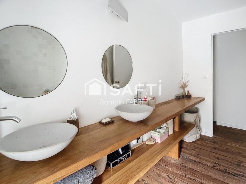 Maison - 255 m² - 9 pièces