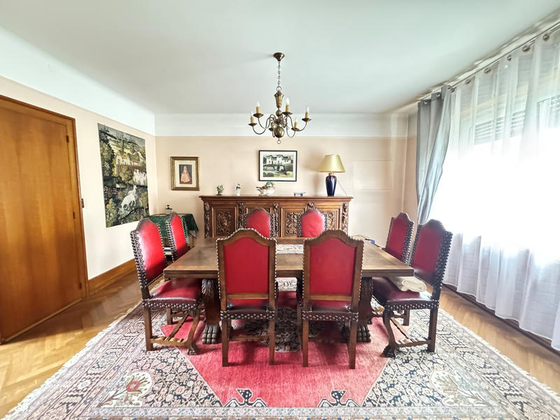 Maison - 258 m² - 8 pièces