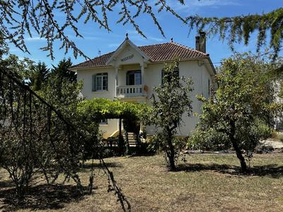 Maison traditionnelle - 173 m² - 7 pièces