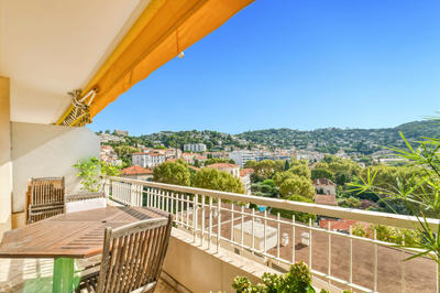 Appartement - 81 m² - 3 pièces