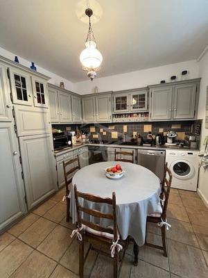 Maison - 181 m² - 8 pièces