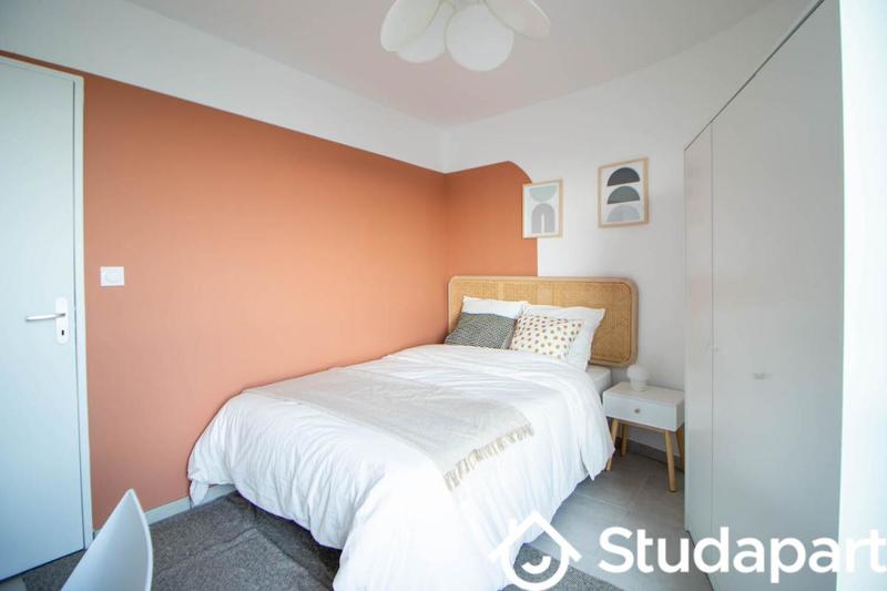 Chambre - 10 m² - 1 pièce