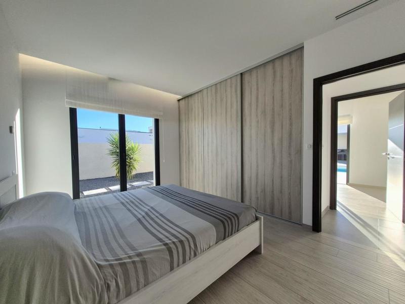 Maison - 232 m² - 6 pièces