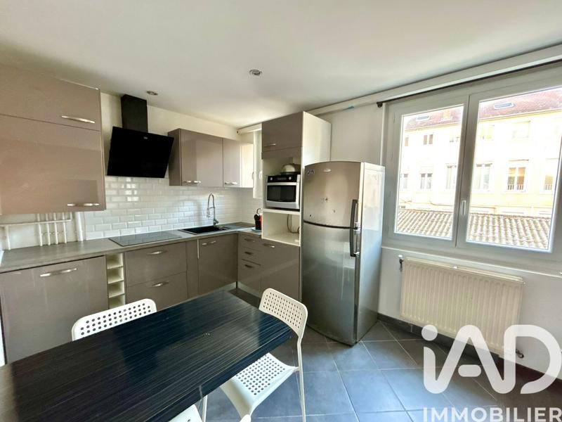 Appartement - 65 m² - 3 pièces