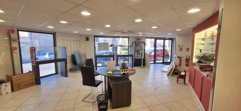 Local commercial - 90 m² - 2 pièces