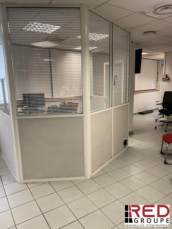 Local commercial - 323 m²