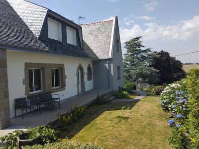 Maison traditionnelle - 175 m² - 8 pièces