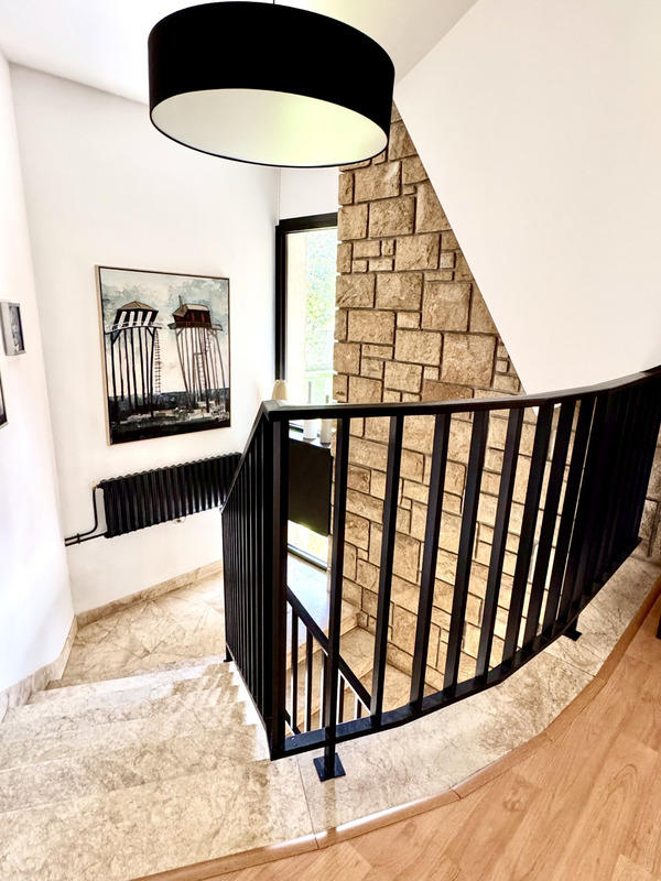 Maison - 311 m² - 8 pièces