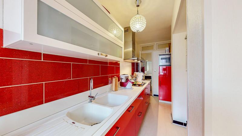 Maison - 206 m² - 9 pièces