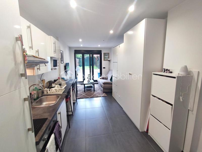 Studio - 25 m² - 1 pièce