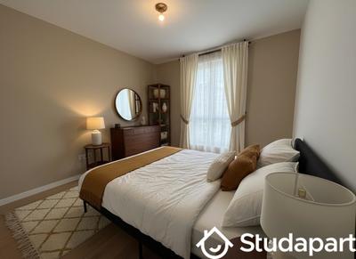 Chambre - 100 m² - 1 pièce