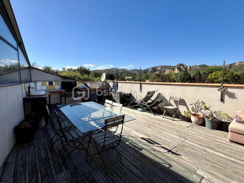 Loft - 147 m² - 8 pièces