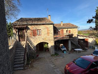 Maison - 144 m² - 5 pièces