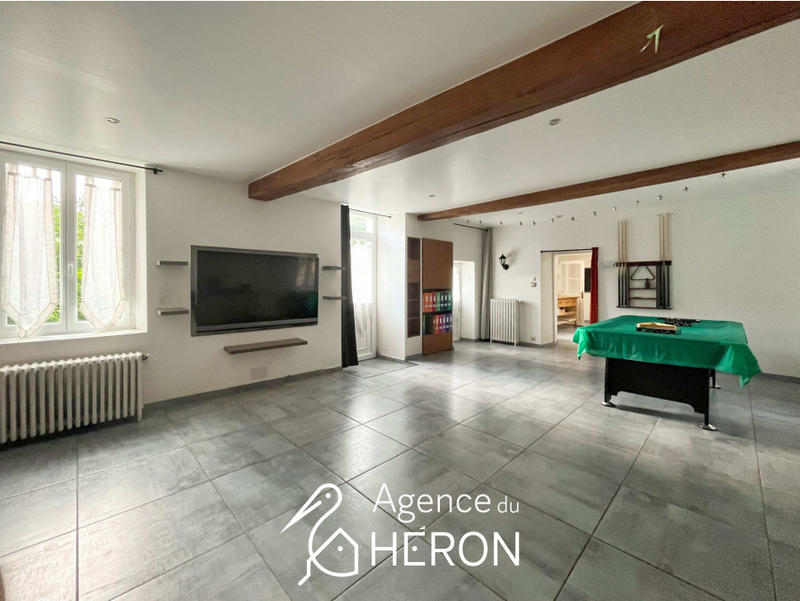 Maison - 196 m² - 7 pièces