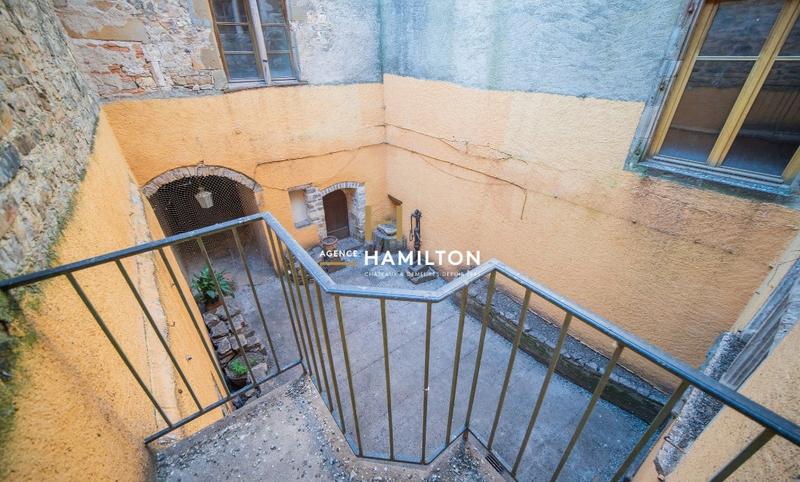 Propriété - 325 m² - 8 pièces