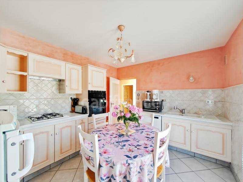 Maison - 183 m² - 6 pièces