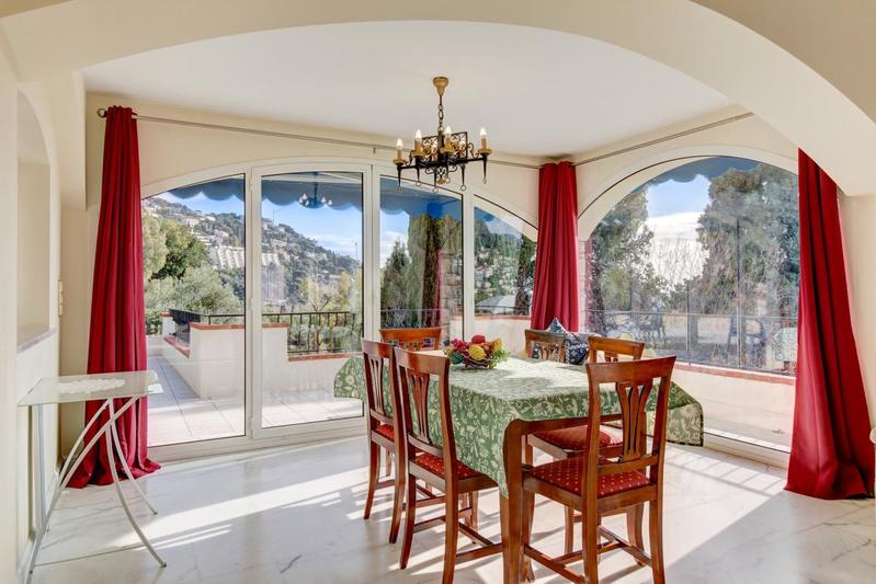 Villa - 295 m² - 7 pièces